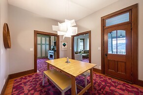 Historic Roe Parker 1 Bedroom Home by RedAwning