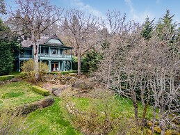 Historic Roe Parker 1 Bedroom Home by RedAwning