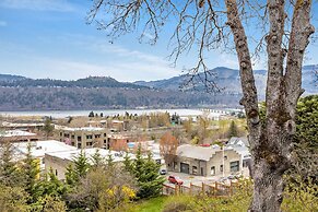 Historic Roe Parker 1 Bedroom Home by RedAwning