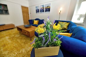 Just Stay Wales - Highmead House