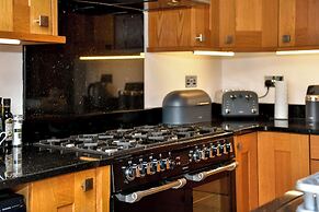 Just Stay Wales - Highmead House