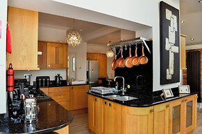 Just Stay Wales - Highmead House