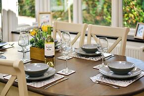 Just Stay Wales - Highmead House