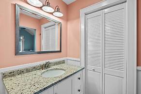 Sea Escape 3 Bedroom Townhouse by RedAwning