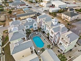 Sea Escape 3 Bedroom Townhouse by RedAwning