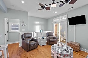 Sea Escape 3 Bedroom Townhouse by RedAwning