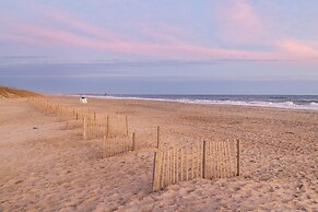 Sea Escape 3 Bedroom Townhouse by RedAwning