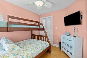 Sea Escape 3 Bedroom Townhouse by RedAwning