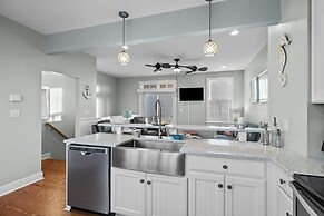 Sea Escape 3 Bedroom Townhouse by RedAwning