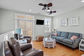 Sea Escape 3 Bedroom Townhouse by RedAwning