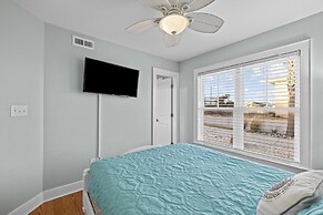 Sea Escape 3 Bedroom Townhouse by RedAwning