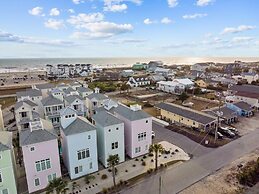 Sea Escape 3 Bedroom Townhouse by RedAwning