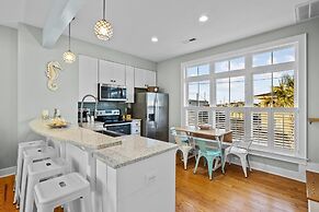 Sea Escape 3 Bedroom Townhouse by RedAwning