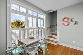 Sea Escape 3 Bedroom Townhouse by RedAwning