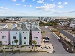 Sea Escape 3 Bedroom Townhouse by RedAwning