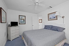 Salt Life 3 Bedroom Home by RedAwning