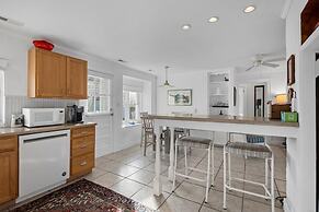 Salt Life 3 Bedroom Home by RedAwning