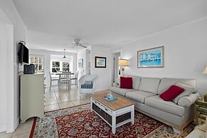 Salt Life 3 Bedroom Home by RedAwning