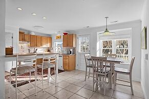 Salt Life 3 Bedroom Home by RedAwning