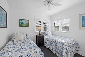 Salt Life 3 Bedroom Home by RedAwning