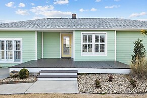 Salt Life 3 Bedroom Home by RedAwning