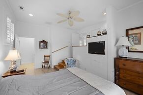 Salt Life 3 Bedroom Home by RedAwning