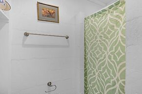 Salt Life 3 Bedroom Home by RedAwning