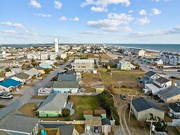 Salt Life 3 Bedroom Home by RedAwning