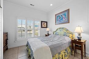 Salt Life 3 Bedroom Home by RedAwning