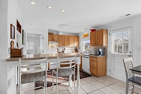 Salt Life 3 Bedroom Home by RedAwning