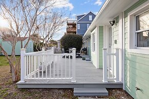 Salt Life 3 Bedroom Home by RedAwning