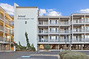 Island Time 2 Bedroom Condo by Redawning