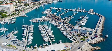 Beachfront Apartment Drazen, With Patio & Parking