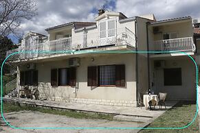 Beachfront Apartment Drazen, With Patio & Parking