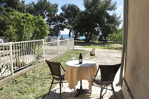 Beachfront Apartment Drazen, With Patio & Parking