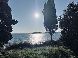 Beachfront Apartment Drazen, With Patio & Parking