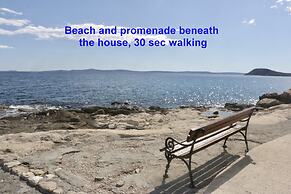 Beachfront Apartment Drazen, With Patio & Parking