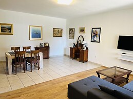 Beachfront Apartment Drazen, With Patio & Parking