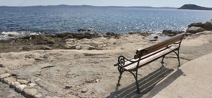 Beachfront Apartment Drazen, With Patio & Parking