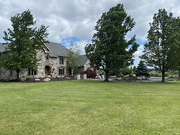 Chestnuthill Countryside Manor