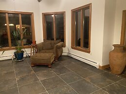 Chestnuthill Countryside Manor