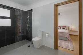 Pool, Garden and sea View - Villa Hibiscus