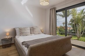 Pool, Garden and sea View - Villa Hibiscus