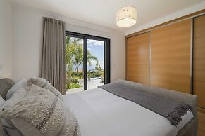 Pool, Garden and sea View - Villa Hibiscus