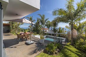 Pool, Garden and sea View - Villa Hibiscus