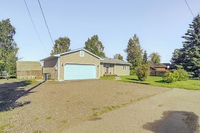 Lakefront Fairbanks Home w/ Private Beach!