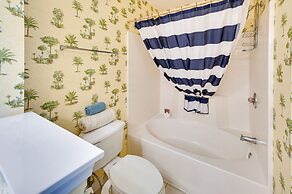 Myrtle Beach Condo w/ Pool: Near Golf & Mall!