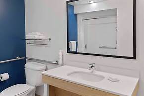 Spark by Hilton Newcomerstown