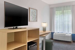 Spark by Hilton Newcomerstown