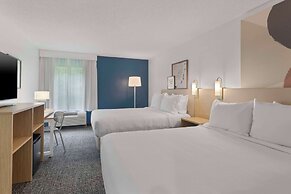 Spark by Hilton Newcomerstown